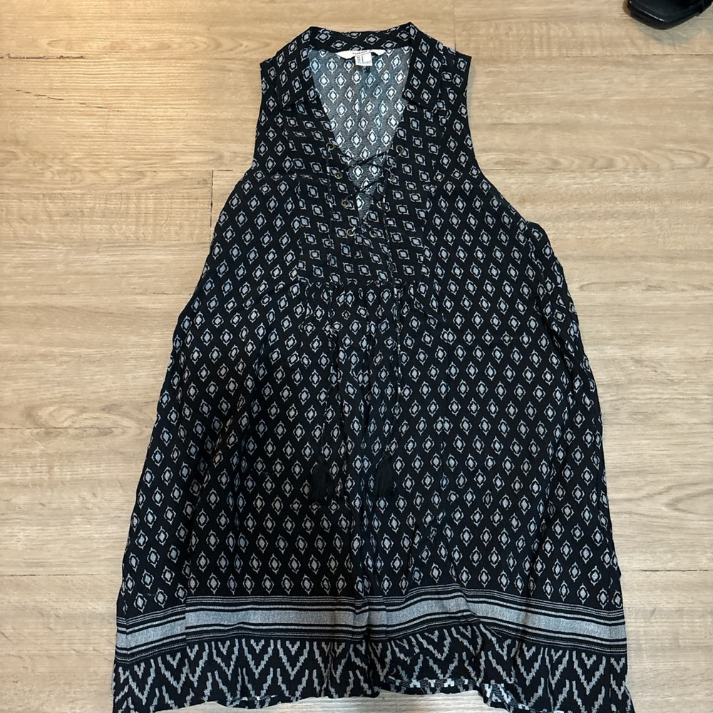 Forever 21 Black and White Lace-Up Top